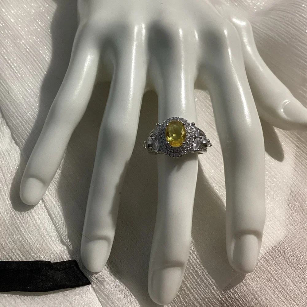 💍Lux Canary Yellow &White Cz Diamond Halo Cocktail Ring